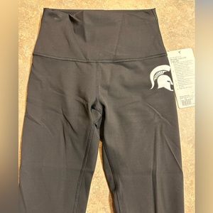 Lululemon women’s Wunder Train HR 28” Size 4 Michigan State University
